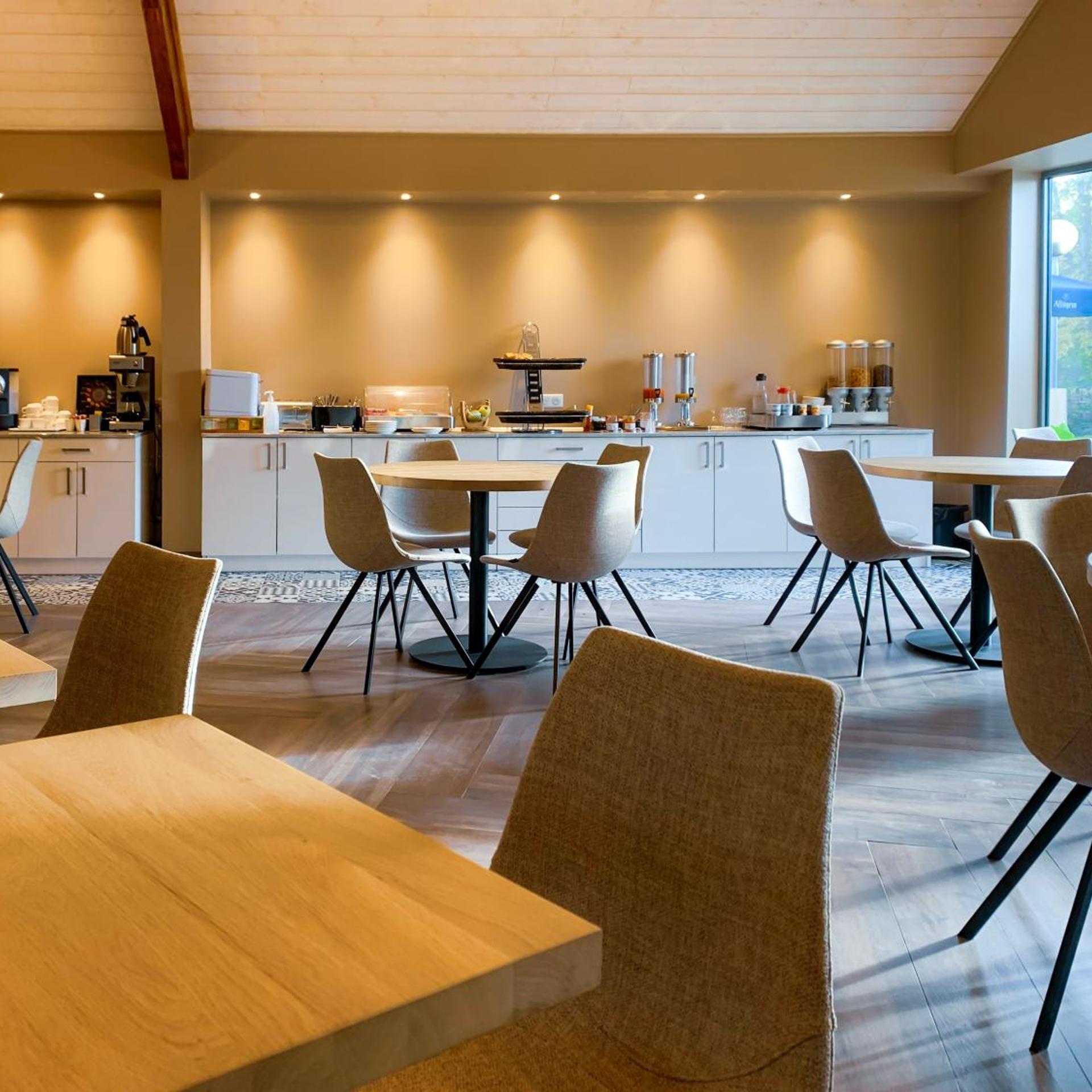 LOGIS HOTEL LE CLERMOTEL 18/21