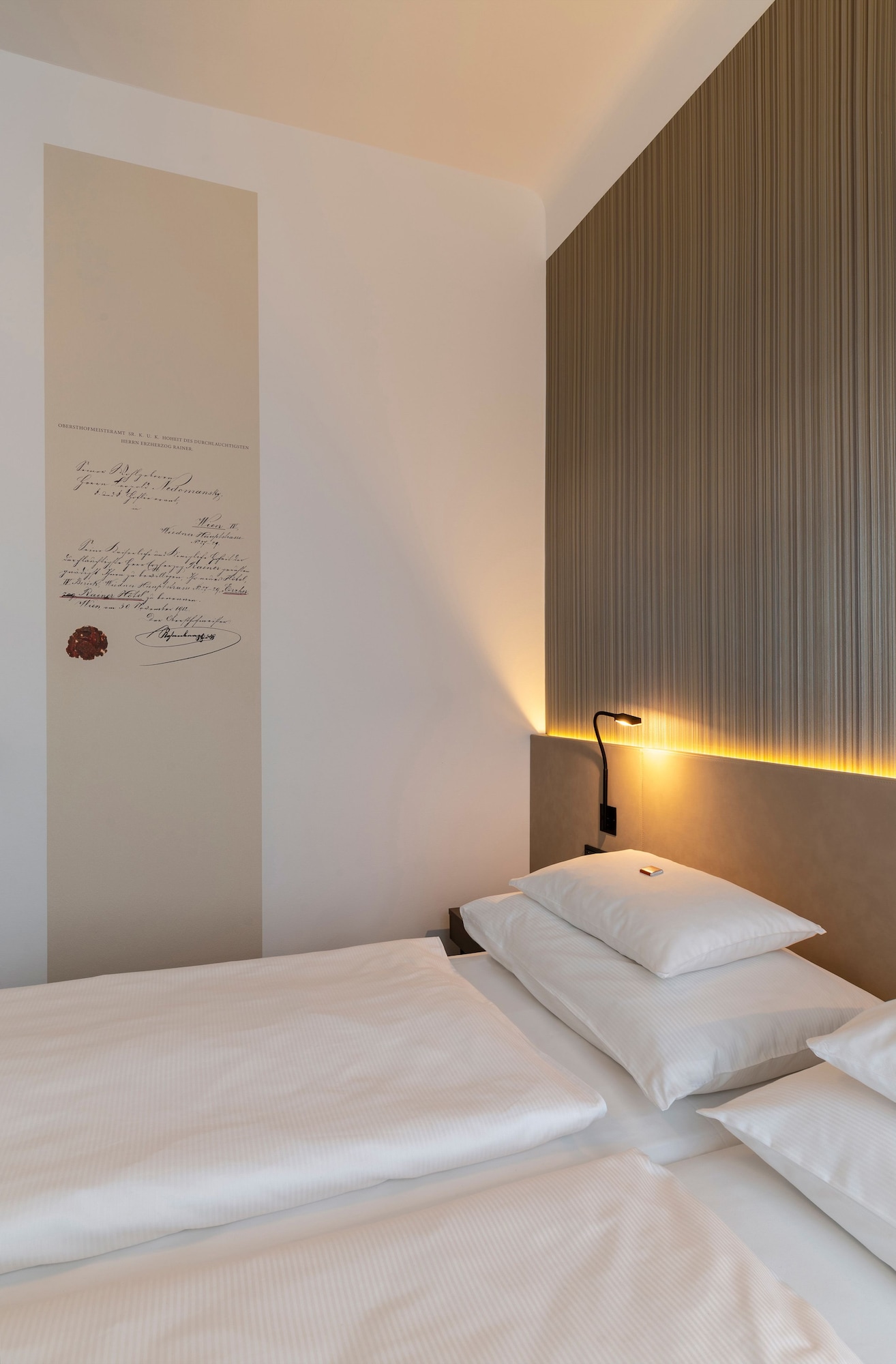 SUPERIOR, DOUBLE BED