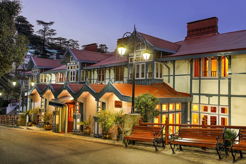 CLARKES HOTEL 2/50