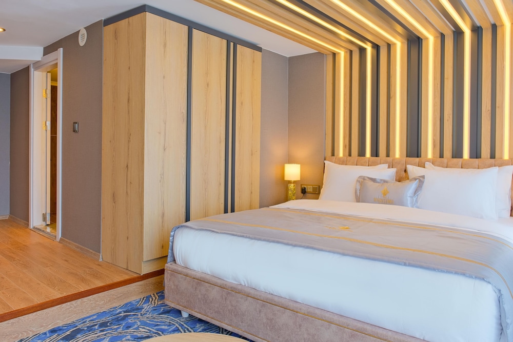 Standard, King Bed, Sea View