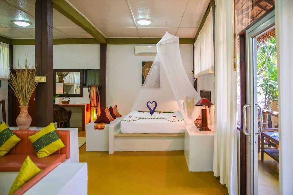 Milky Bay Resort 20/81