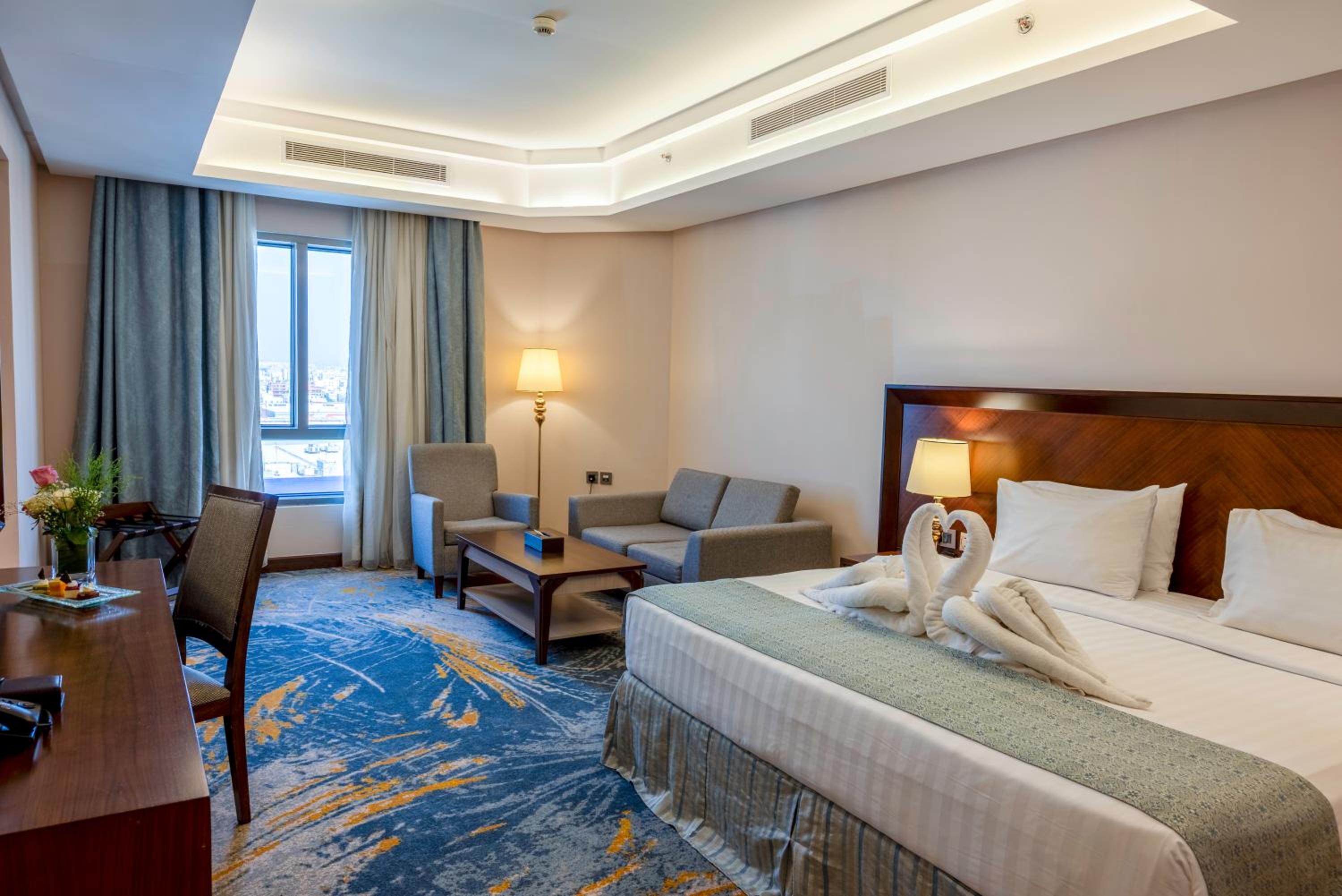 EXECUTIVE SUITE
