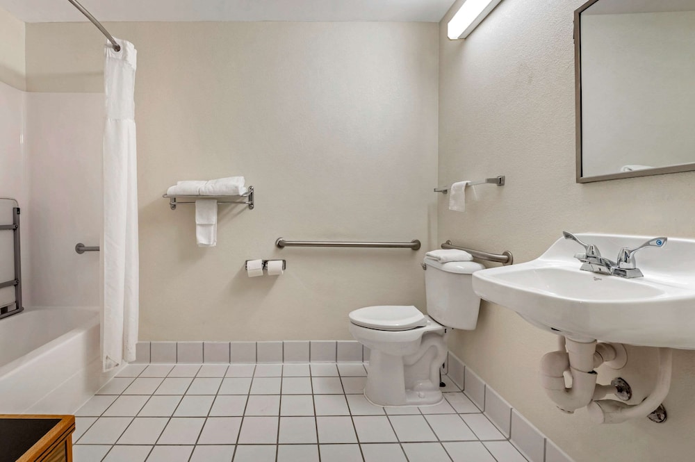 SureStay by Best Western Obetz Rickenbacker Airport 42/45