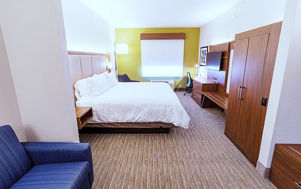 Holiday Inn Express & Suites Crestview South I-10 26/69