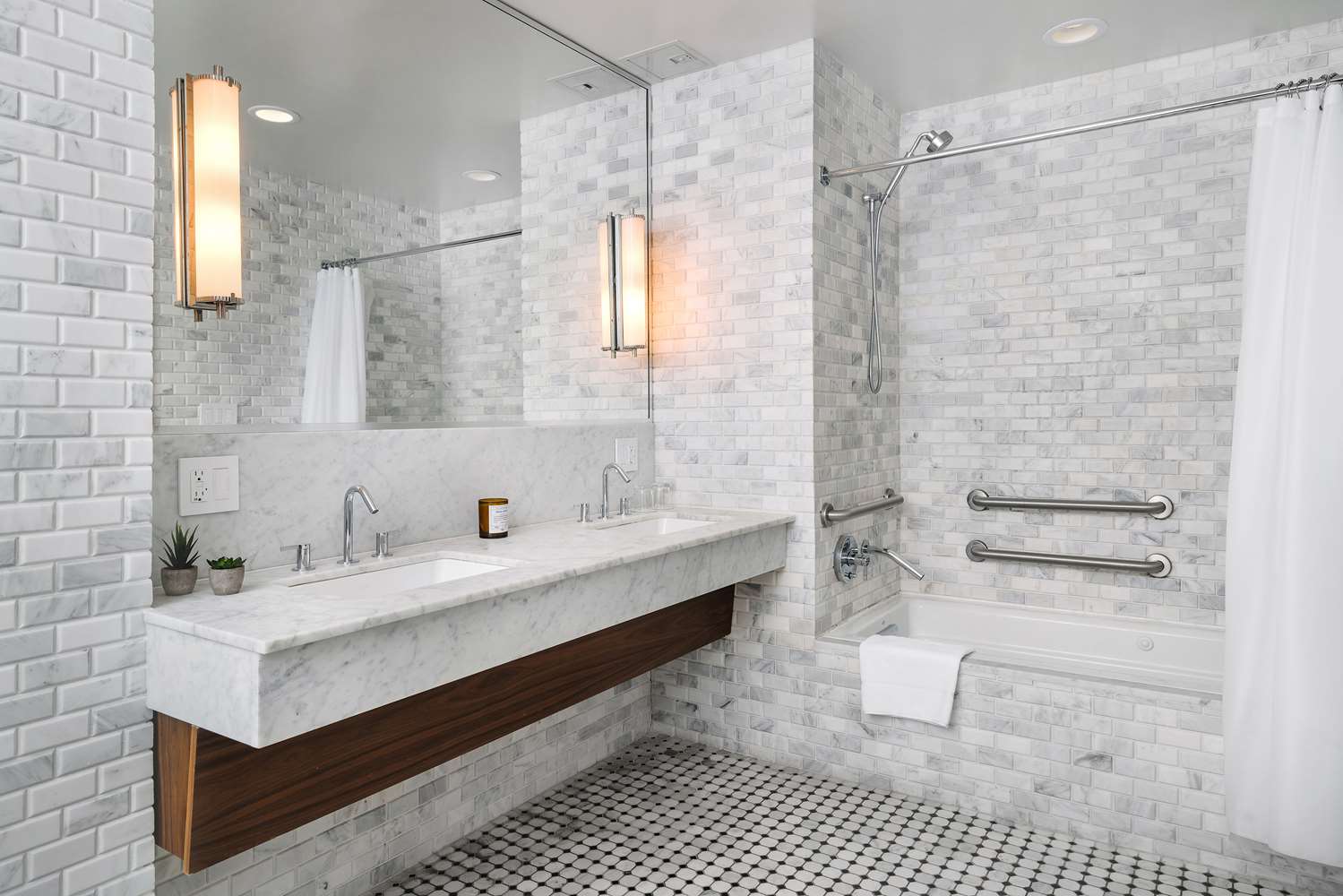 NAUTILUS SONESTA MIAMI BEACH 46/46