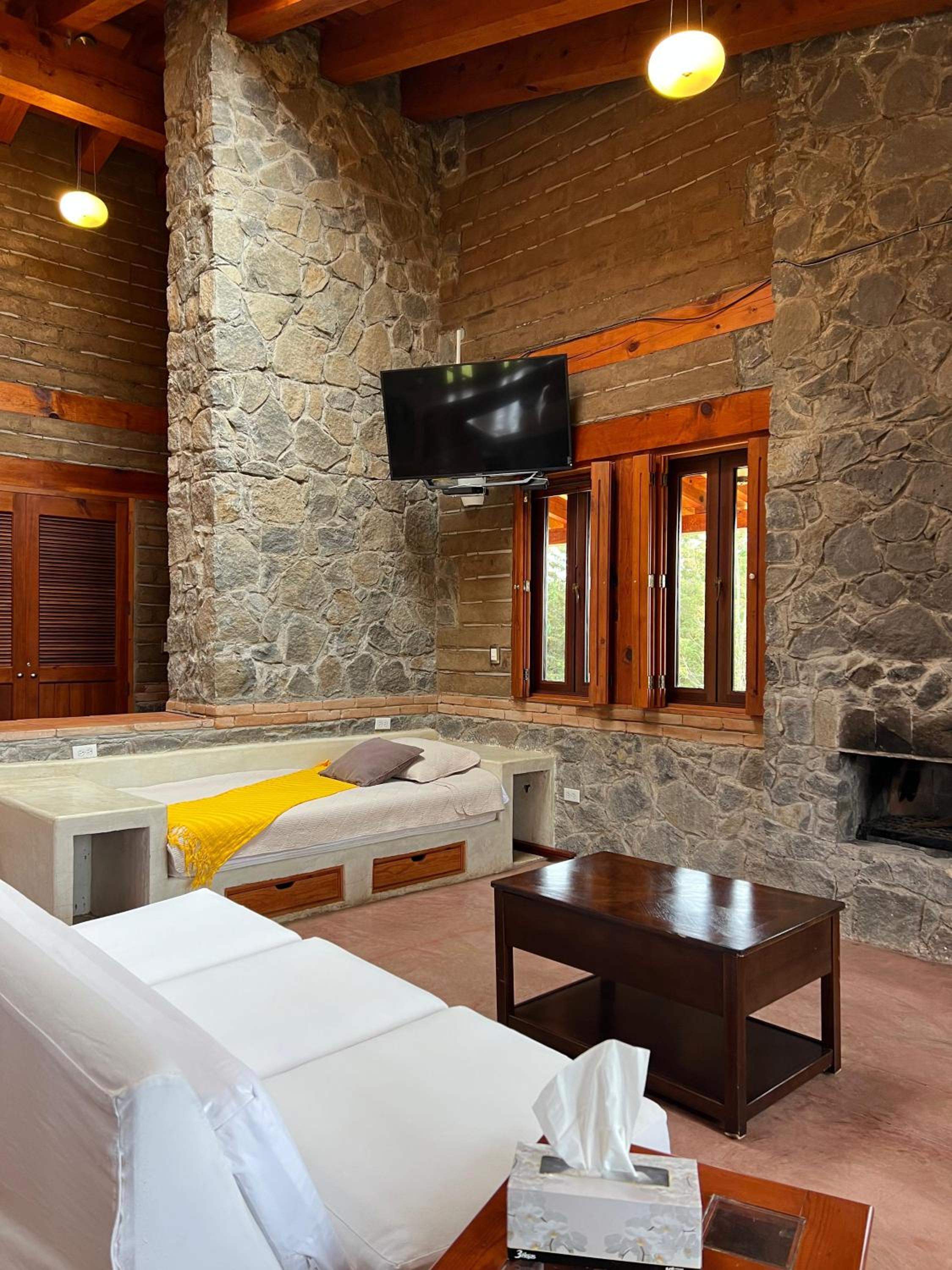 Mountain Lodge 10/13