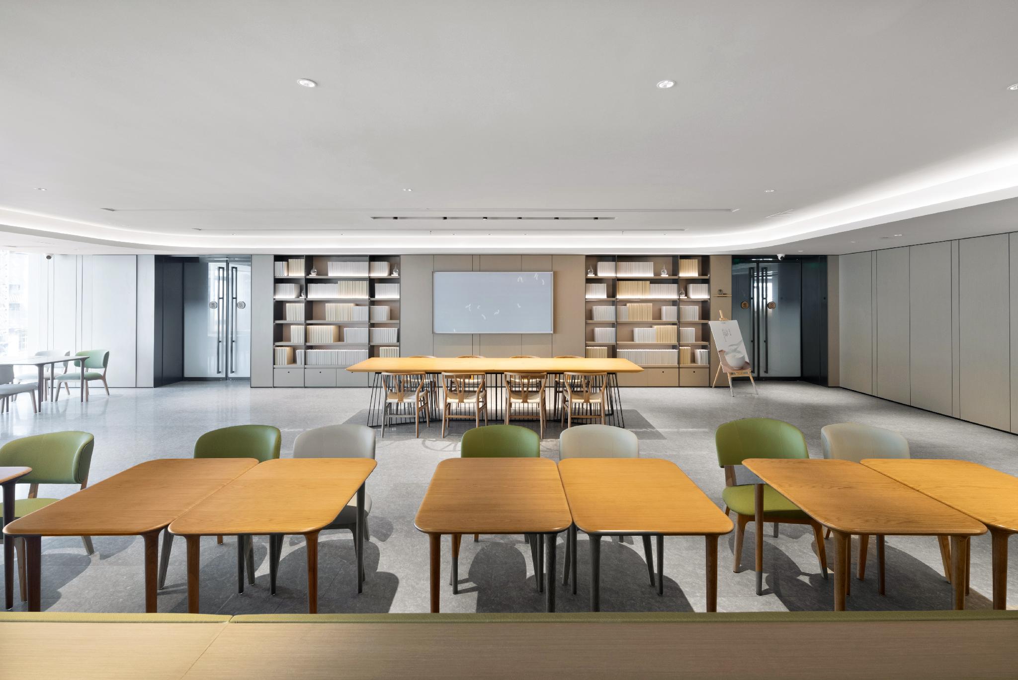 Ji Hotel (Chongqing Jiefangbei Pedestrian Street) 56/64