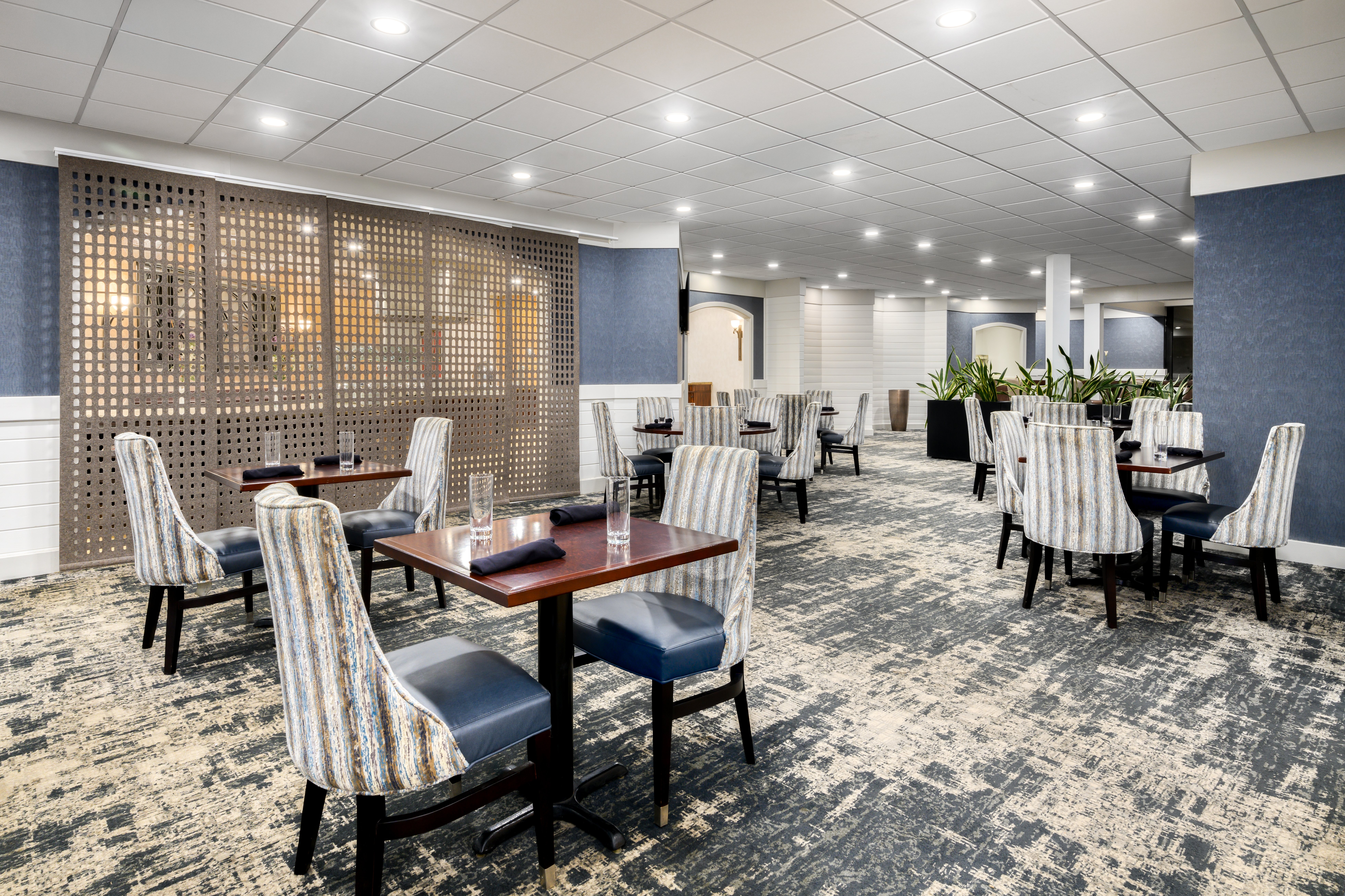 Wyndham Jacksonville Hotel and Conference Center 32/48