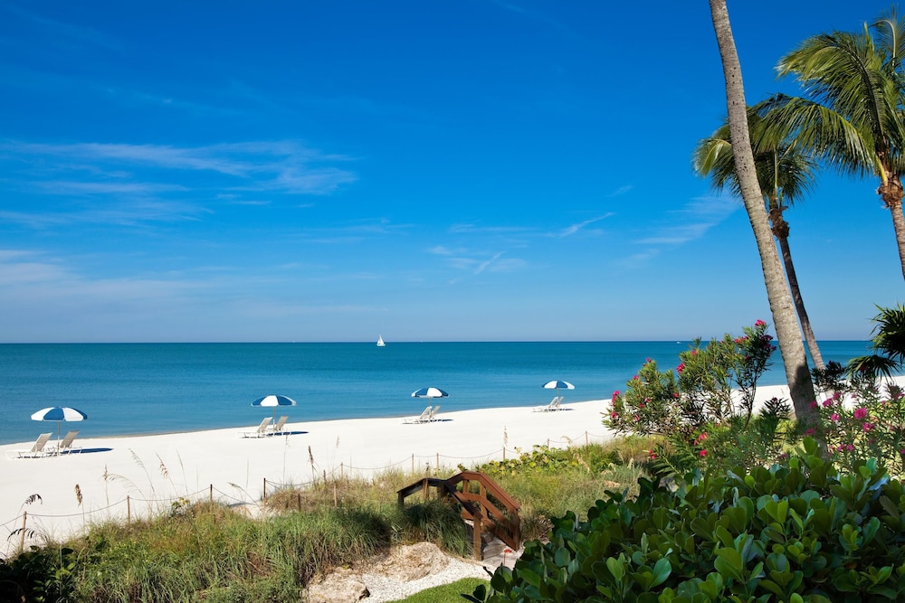 La Playa Beach Resort 69/75