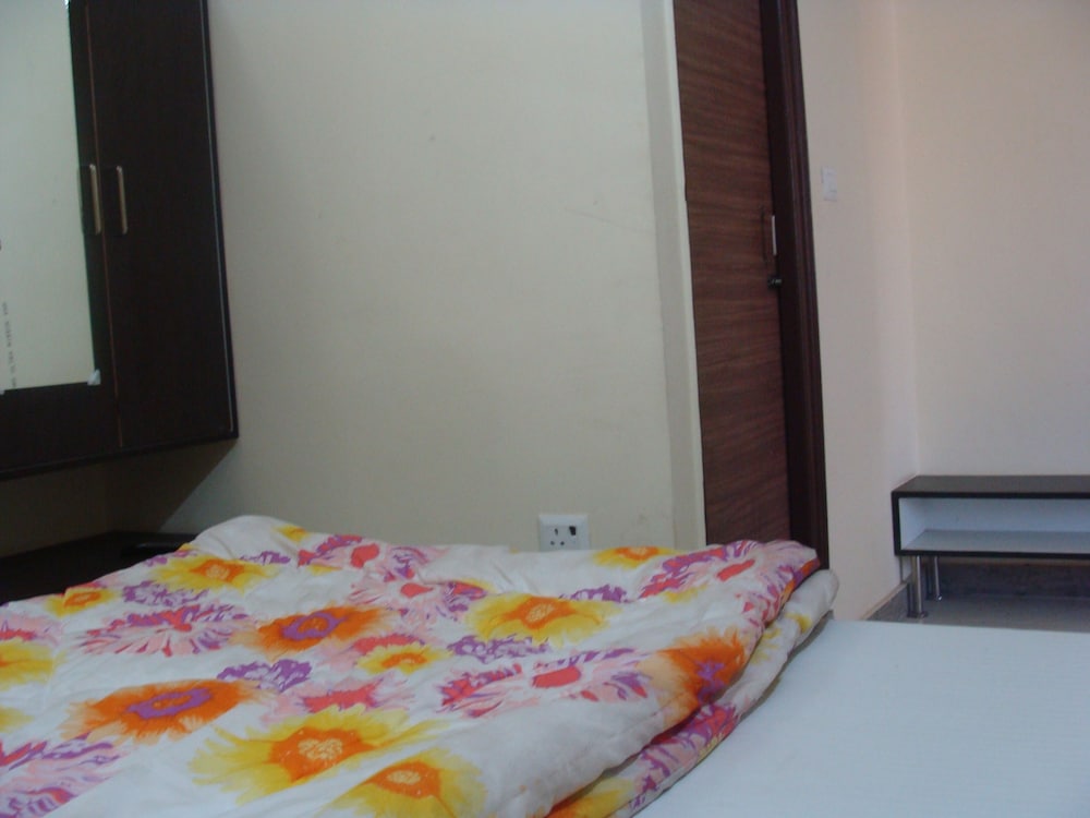 Hotel Abhinandan Grand 7/34
