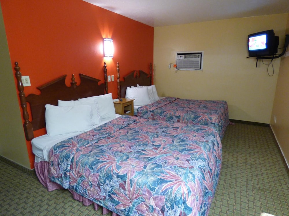 Coronada Inn and Suites 16/47