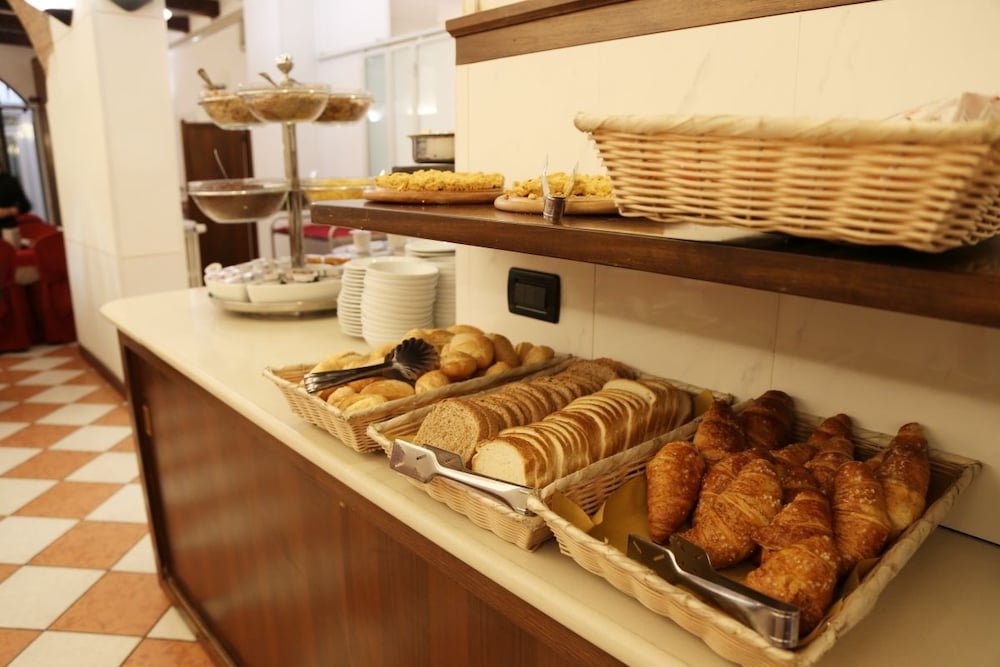 restaurant-cafeteria