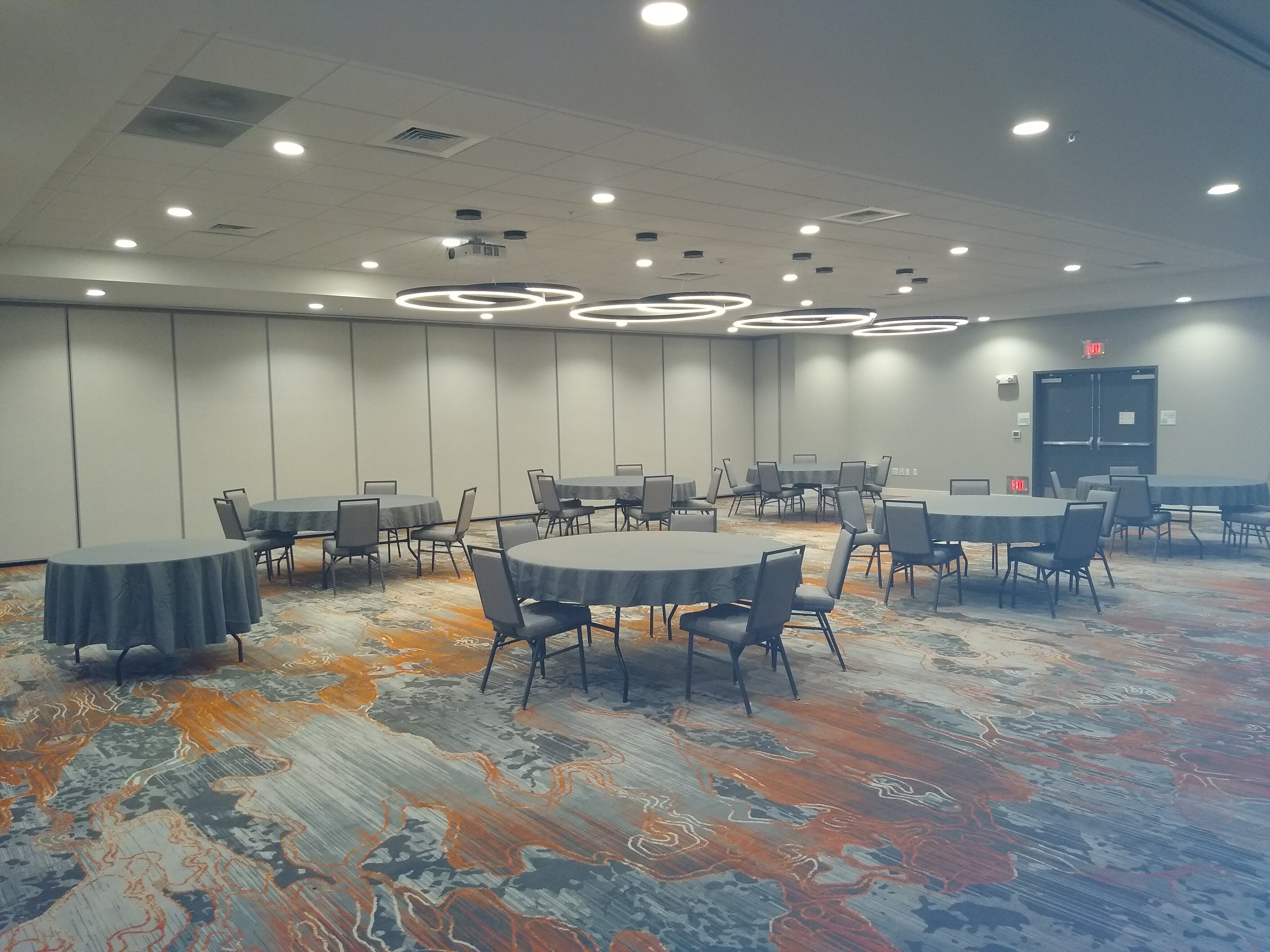 Holiday Inn Kansas City - Northeast 55/55