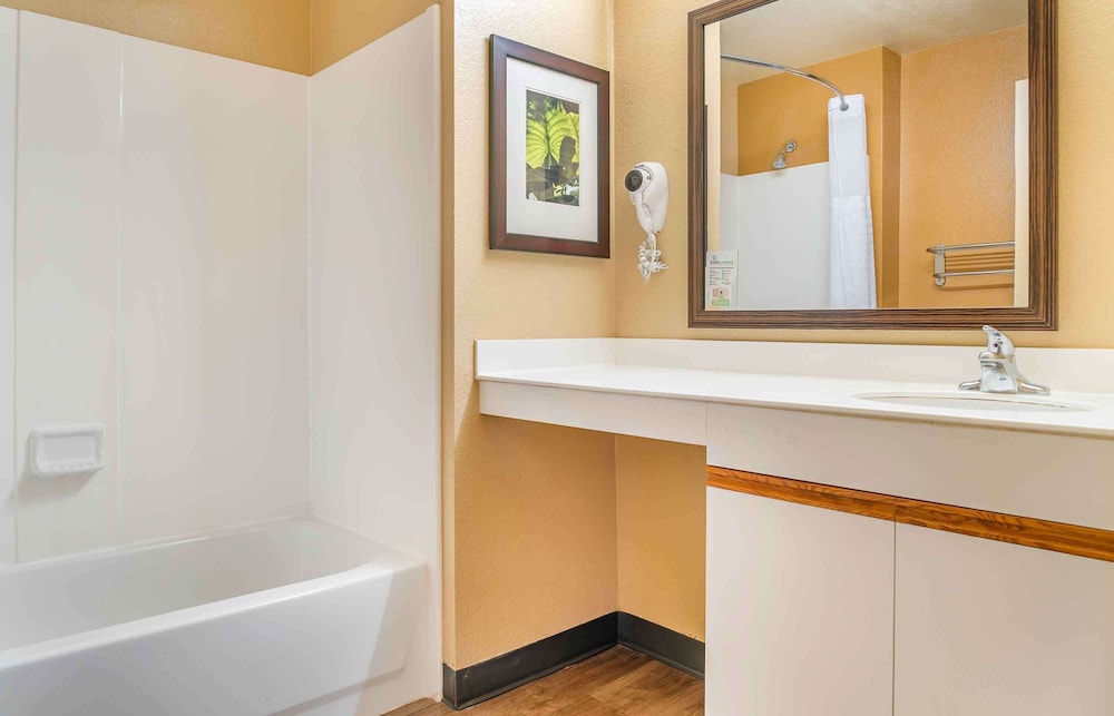 Extended Stay America - Detroit - Auburn Hills-University Dr 42/45
