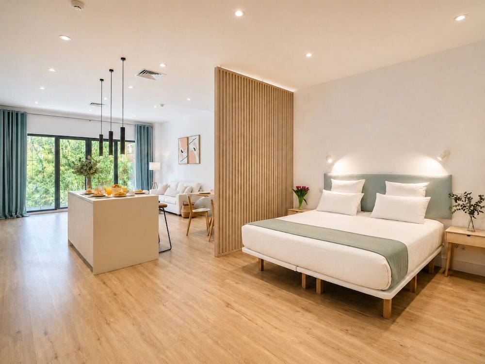 Paseo Suites Hotel 14/47