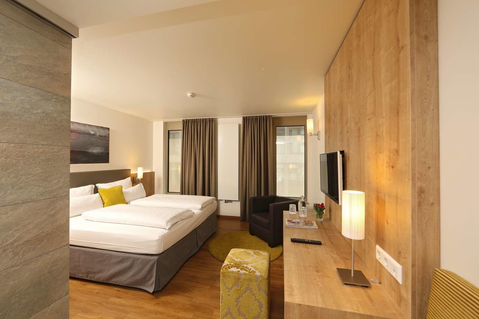 Deluxe, Double Bed
