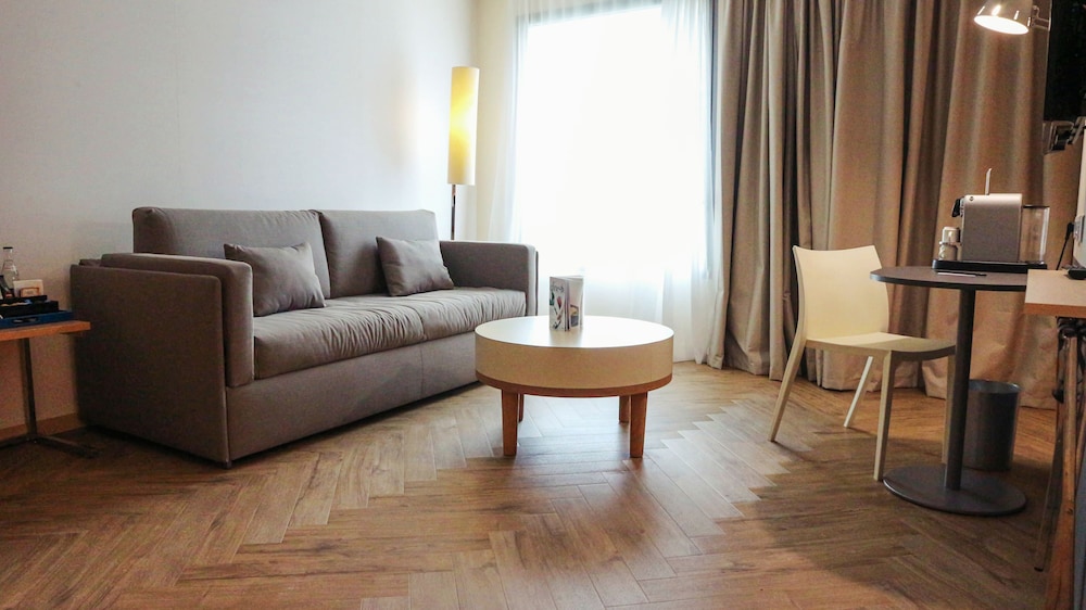 Radisson Blu Hotel Toulouse Airport Formerly Radisson Sas 48/74