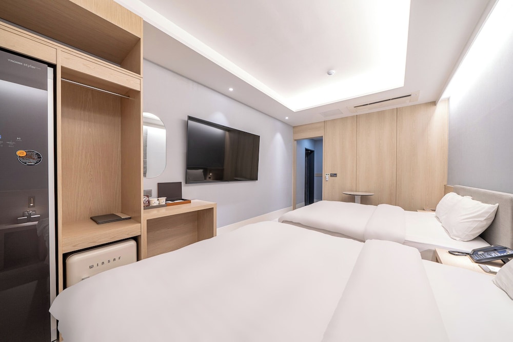 Hound Hotel Gwangju Cheomdan 7/24