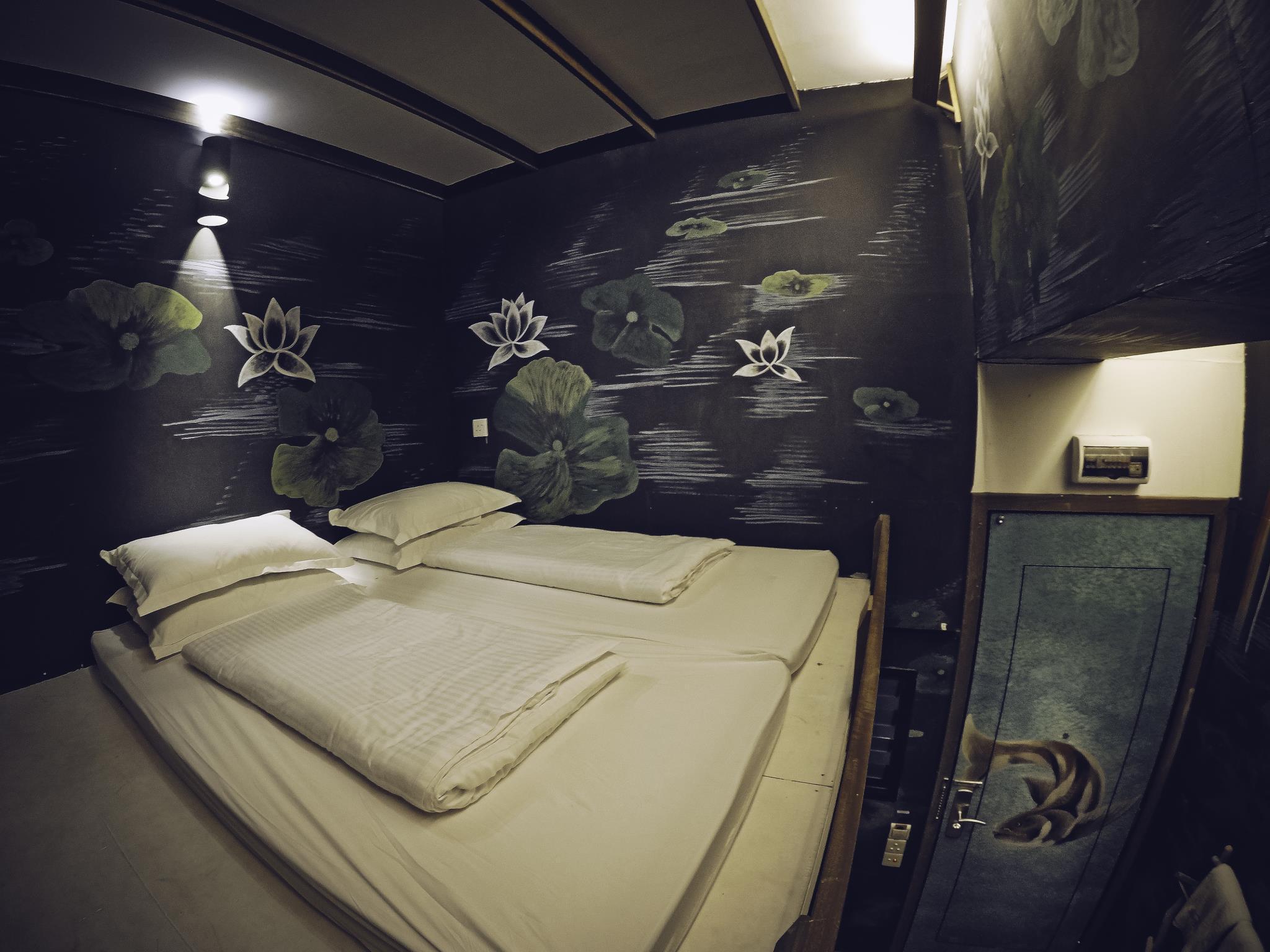 Family, Double and Twin Beds, No Window