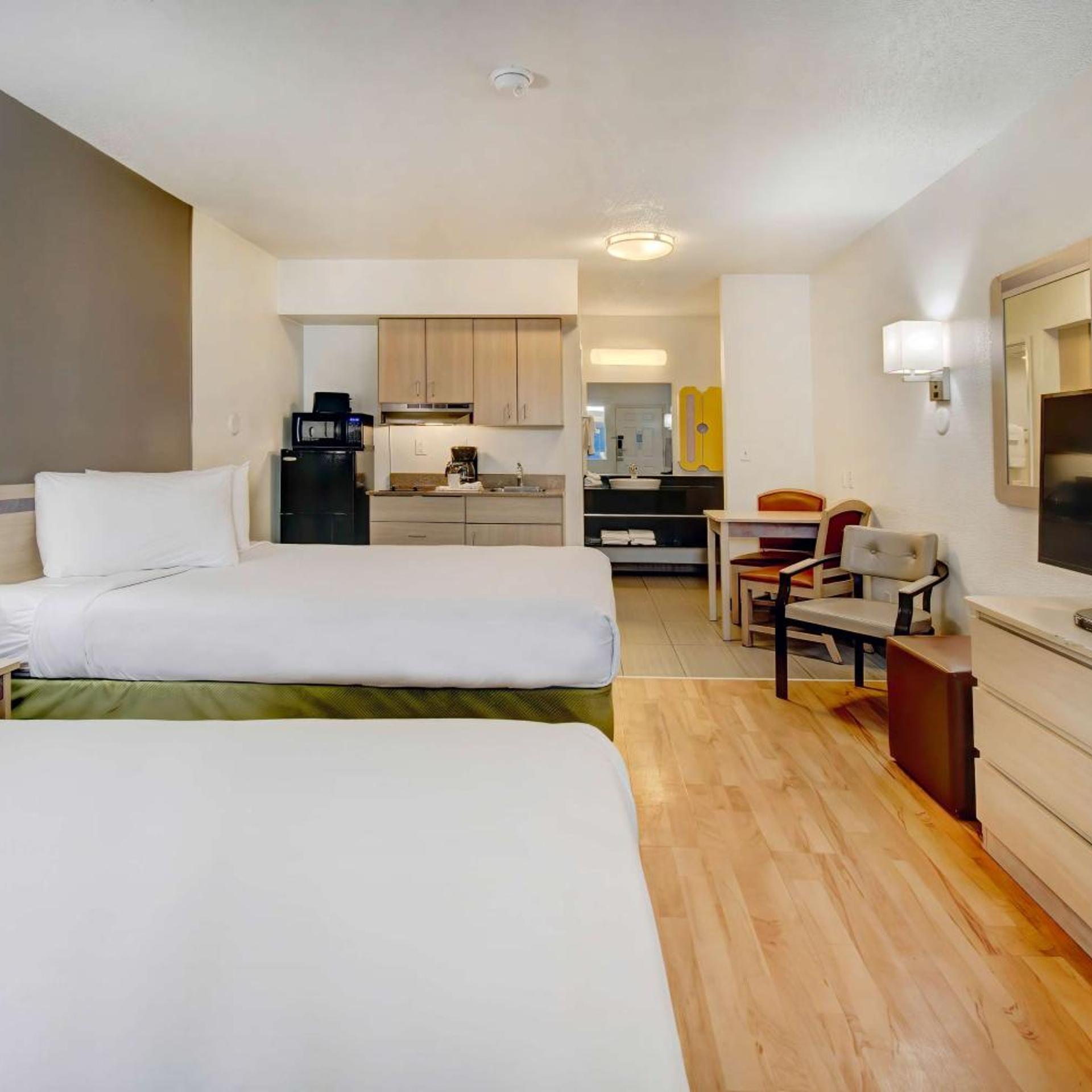 2 Full Beds Kitchen Non-Smoking