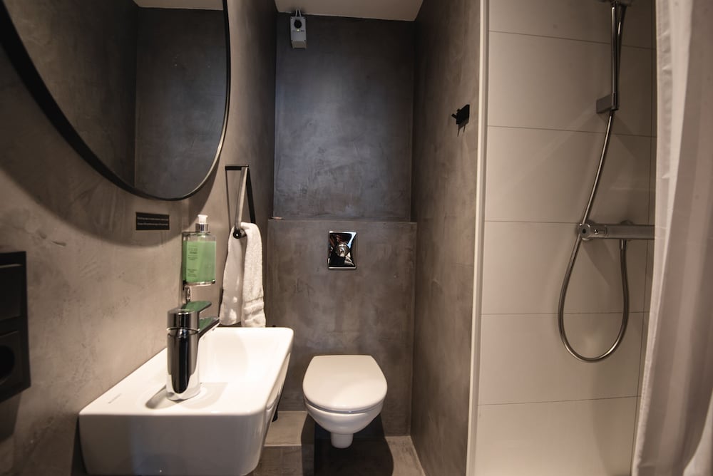B14 Apartments & Rooms 43/45