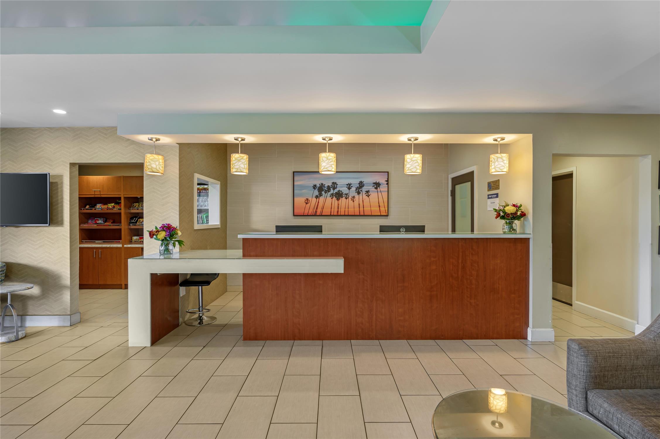 Best Western Plus South Coast Inn 11/72