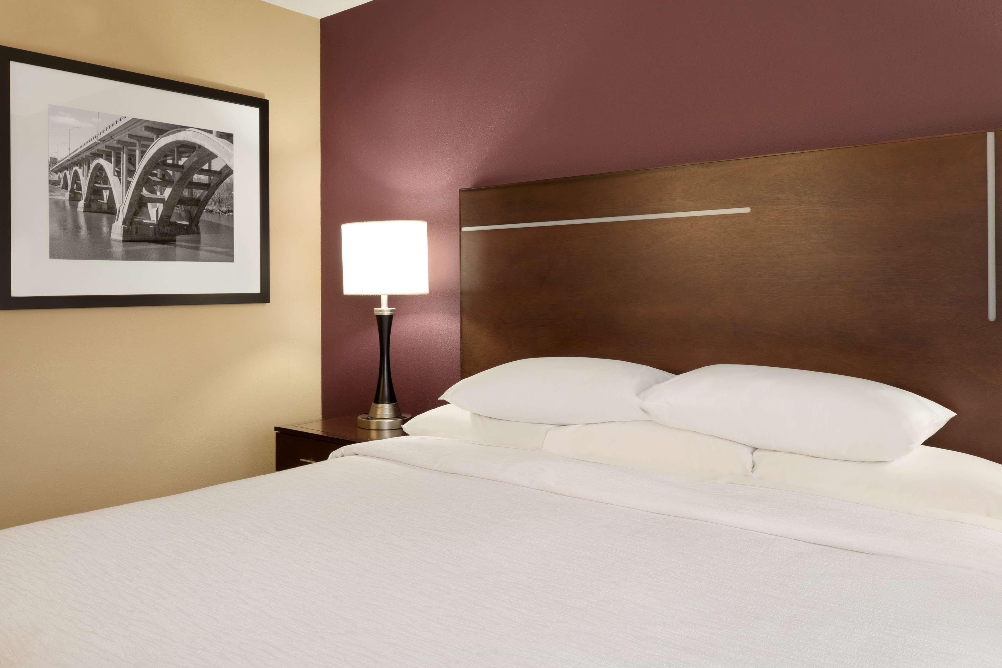 2 ROOMS, SUITE, KING BED