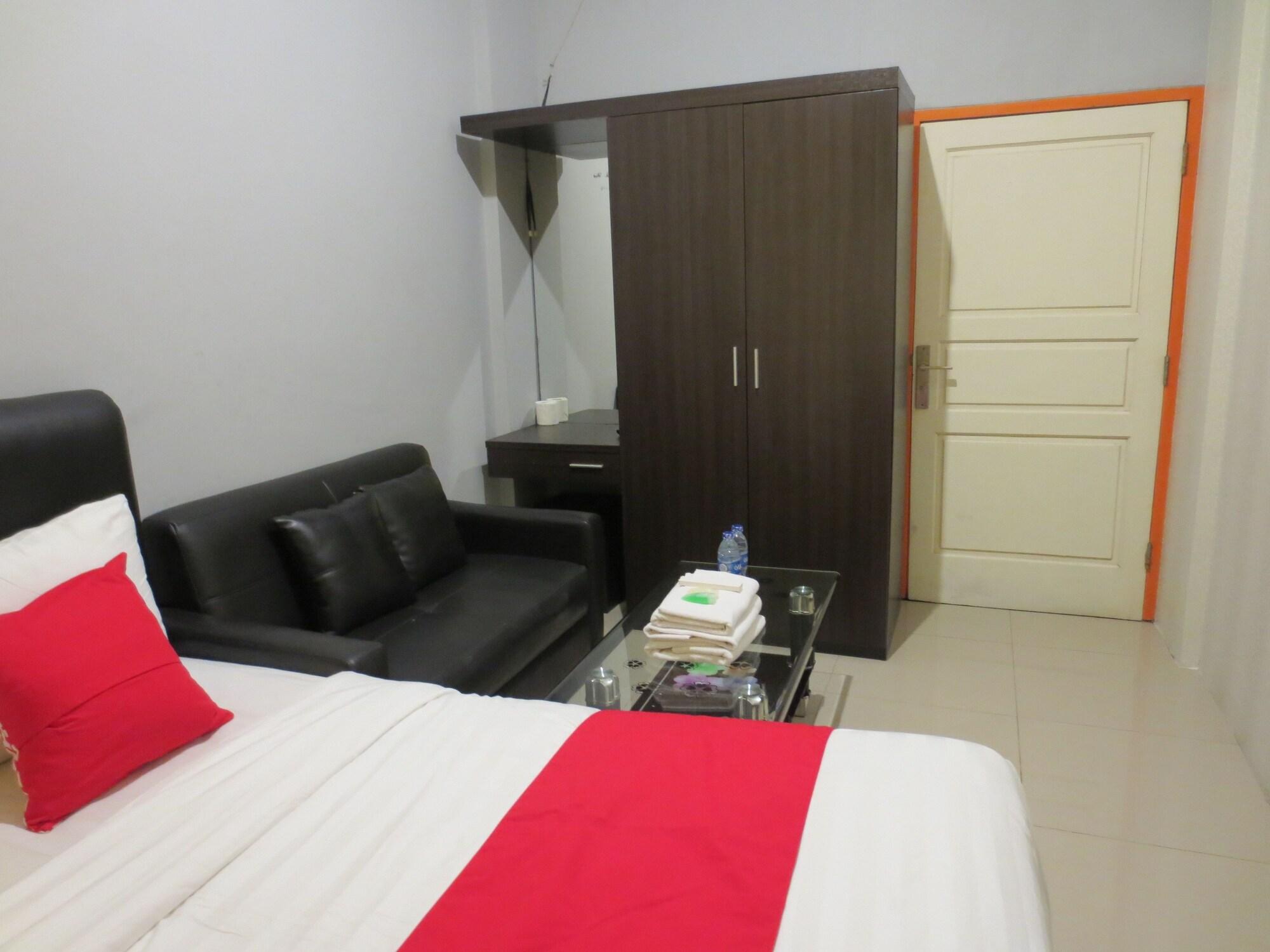 Oyo 111 Grand Palace Resident 11/21
