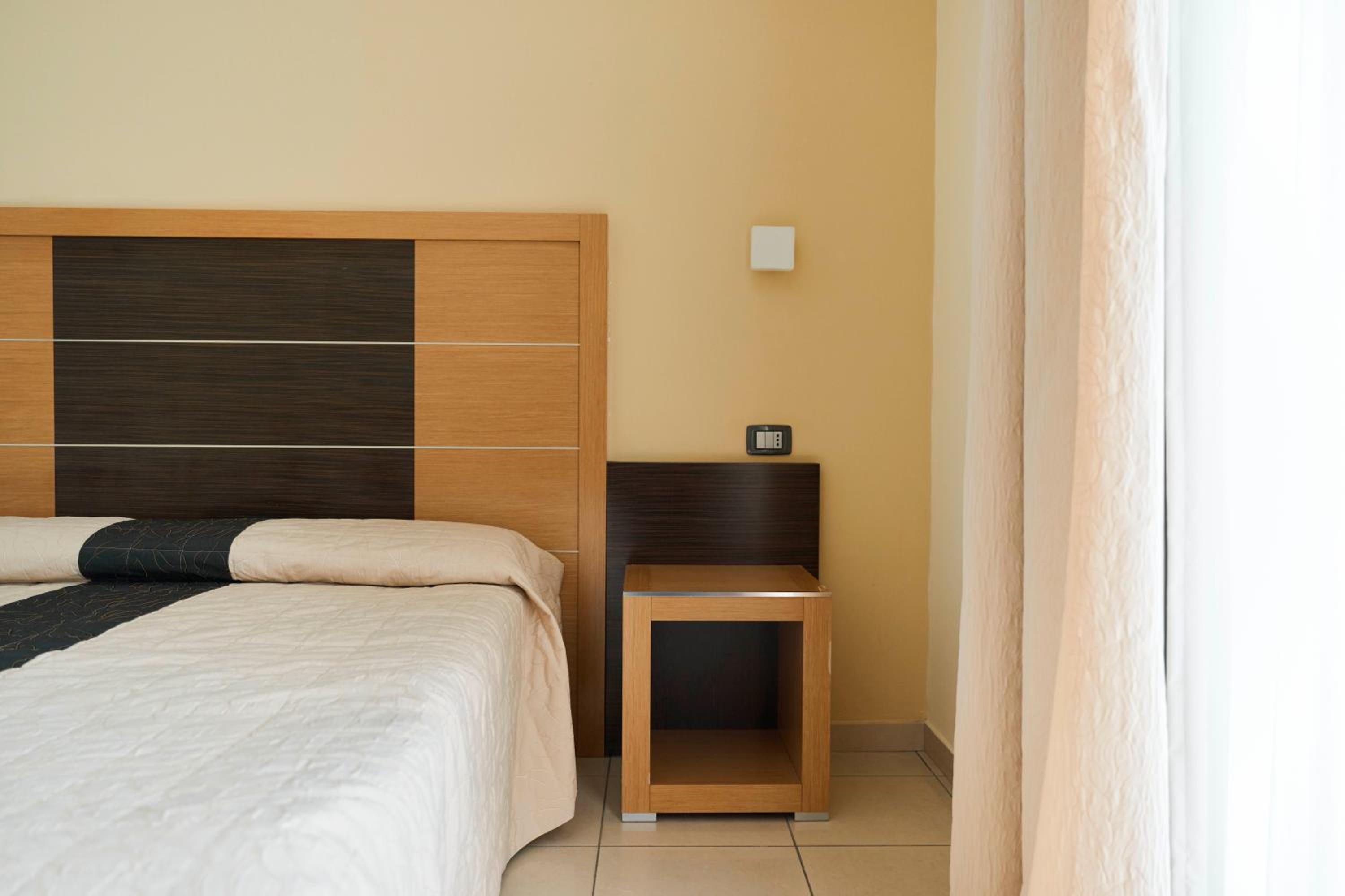 غرفة قياسية بسرير مزدوج بإطلالة على المسبح، Tichos Greenblu Hotel 3/4
