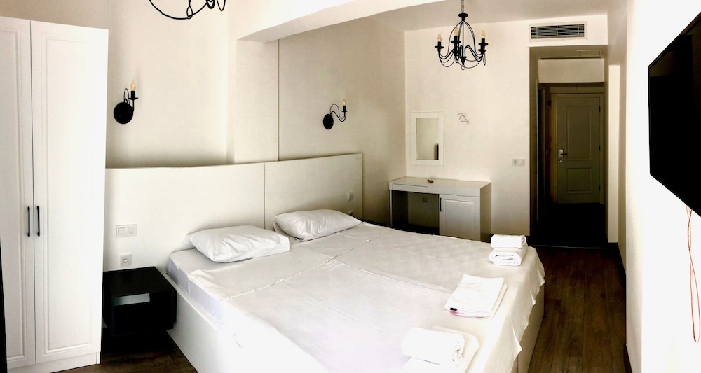 Victoria Hotel & Lounge Foça 18/42