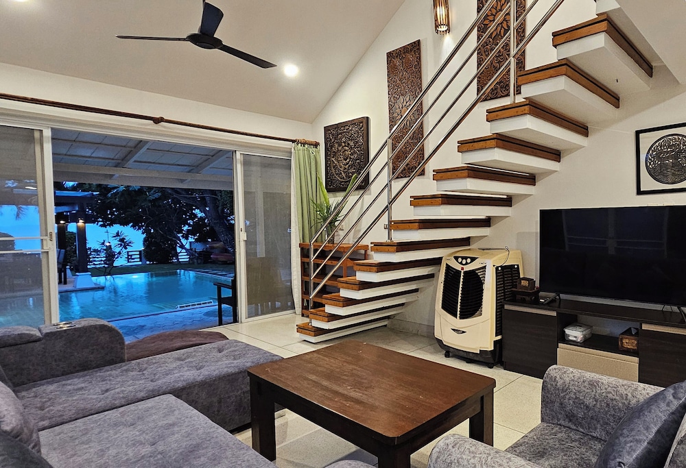 Emerald Sands Beach Villa 11/30