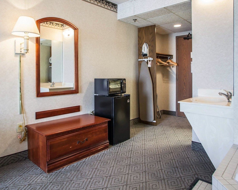 Rodeway Inn Suites 19/30