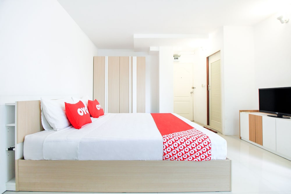 Capital O 411 Grandview Condo 15 33/58