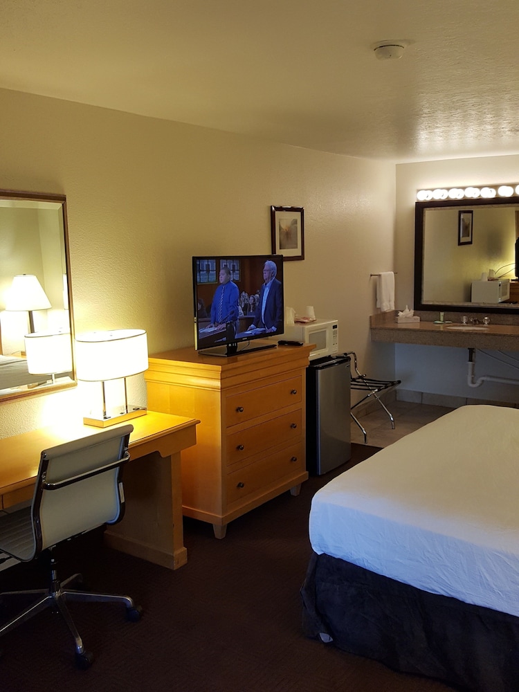 Garden Inn Homestead 67/81