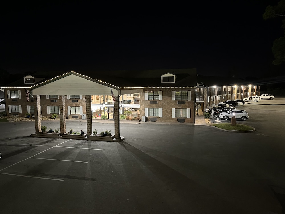At Home Inn And Suites Pensacola 47/80