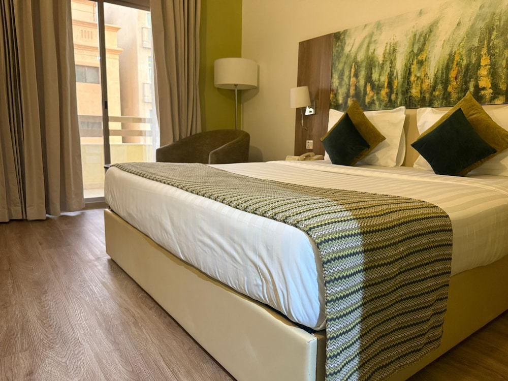 DELUXE, DOUBLE BED, BALCONY
