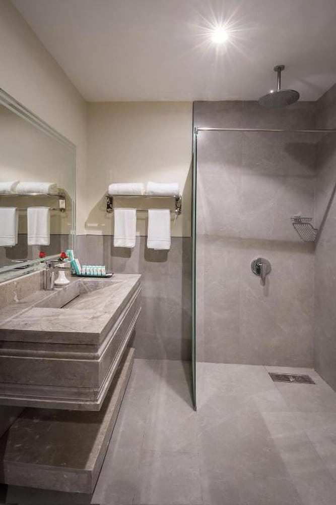 فندق اناله الخبر(Enala Hotel EL Khobar) 24/37
