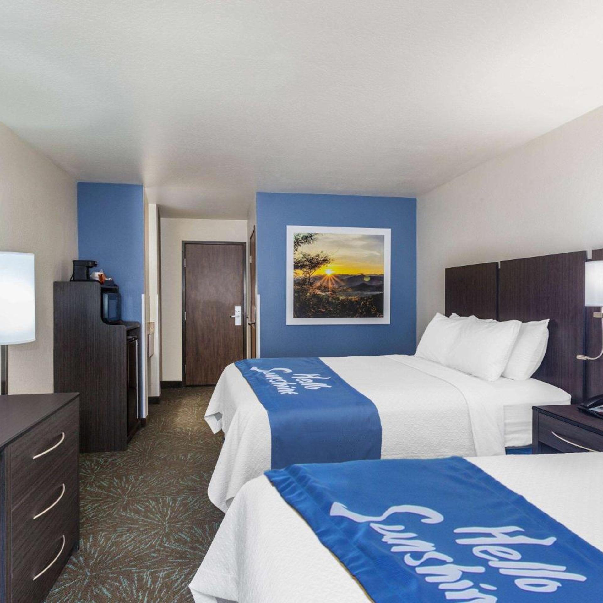 Room, Queen Bed, Pet Friendly