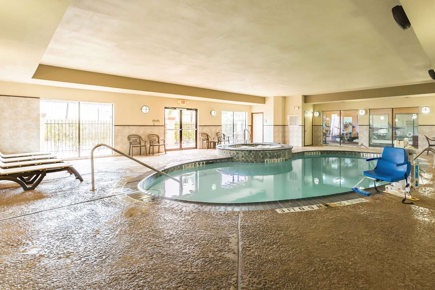 Comfort Suites Beaumont I-10, TX 9/20