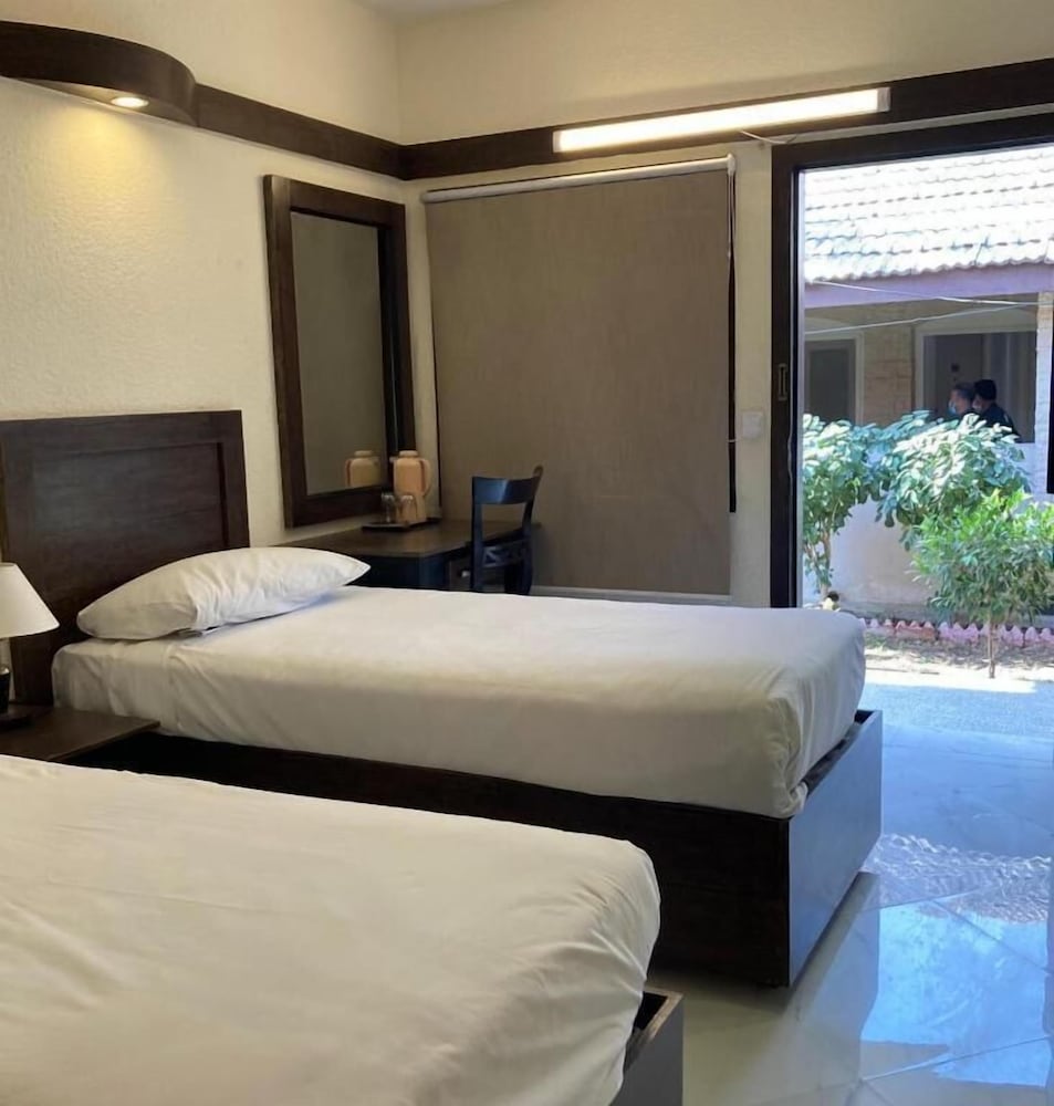 Airport Hotel 20/59