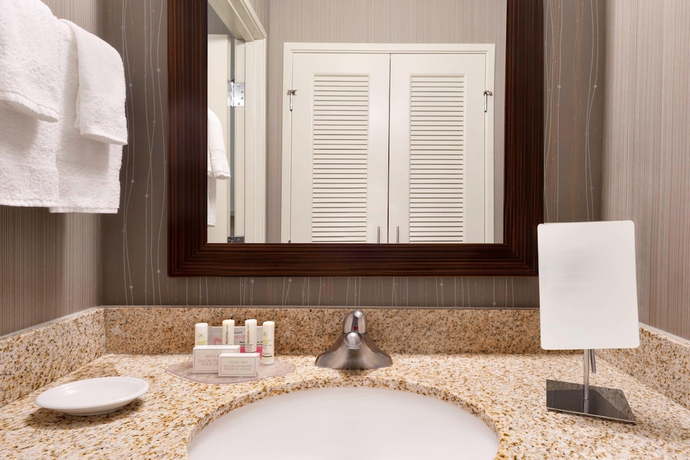 COURTYARD BY MARRIOTT AKRON FAIRLAWN 17/42