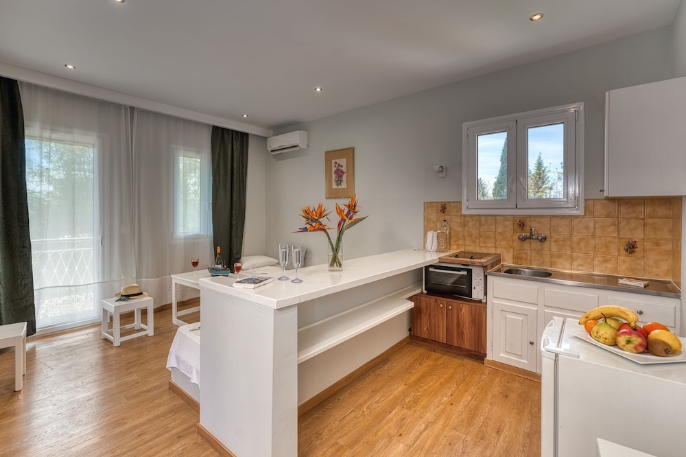 Folies Corfu Hotel Apartments 14/50