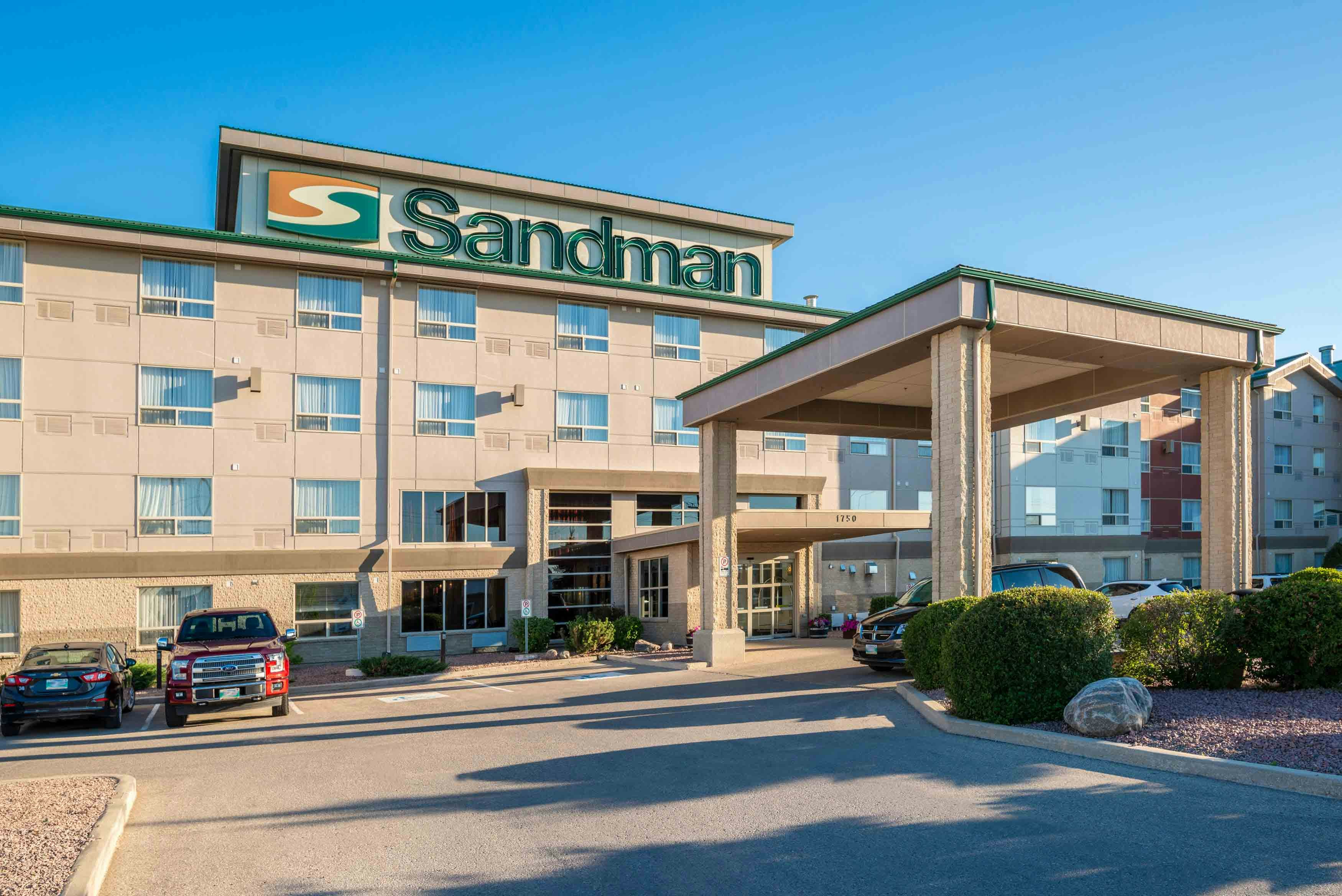 Sandman Hotel & Suites Winnipeg Airport 54/56