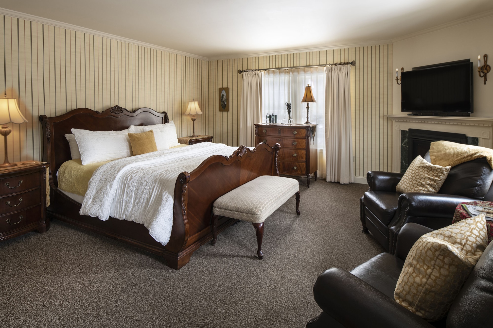 Monroe, King Bed