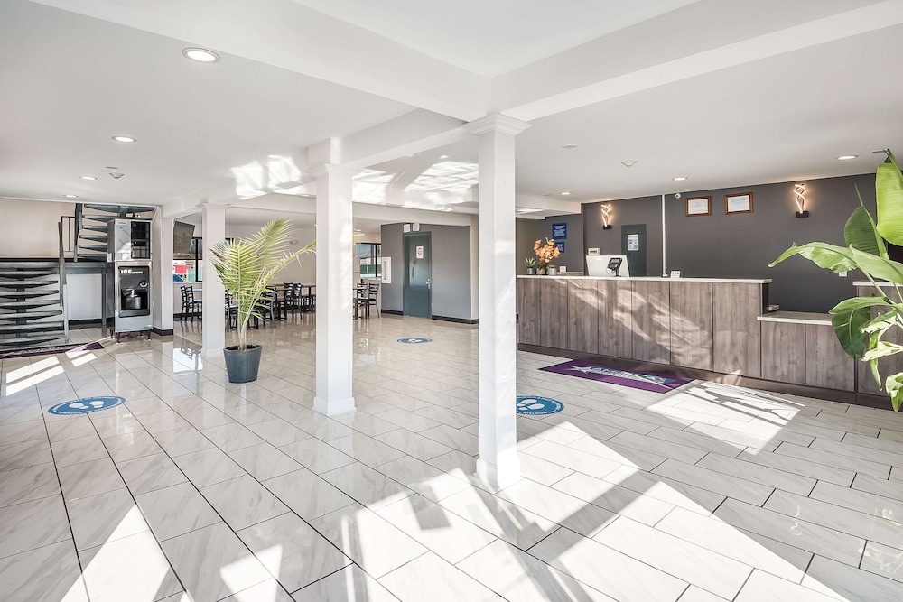 Americas Best Value Inn East Peoria 12/34