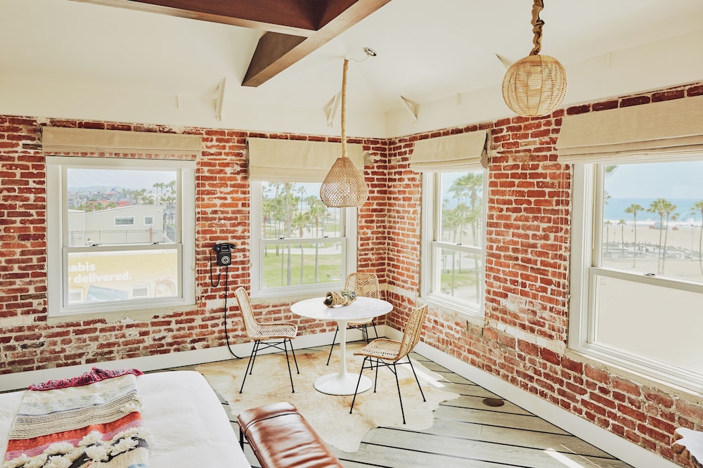 Bungalow, King Bed, Ocean Front، Venice V Hotel 6/9