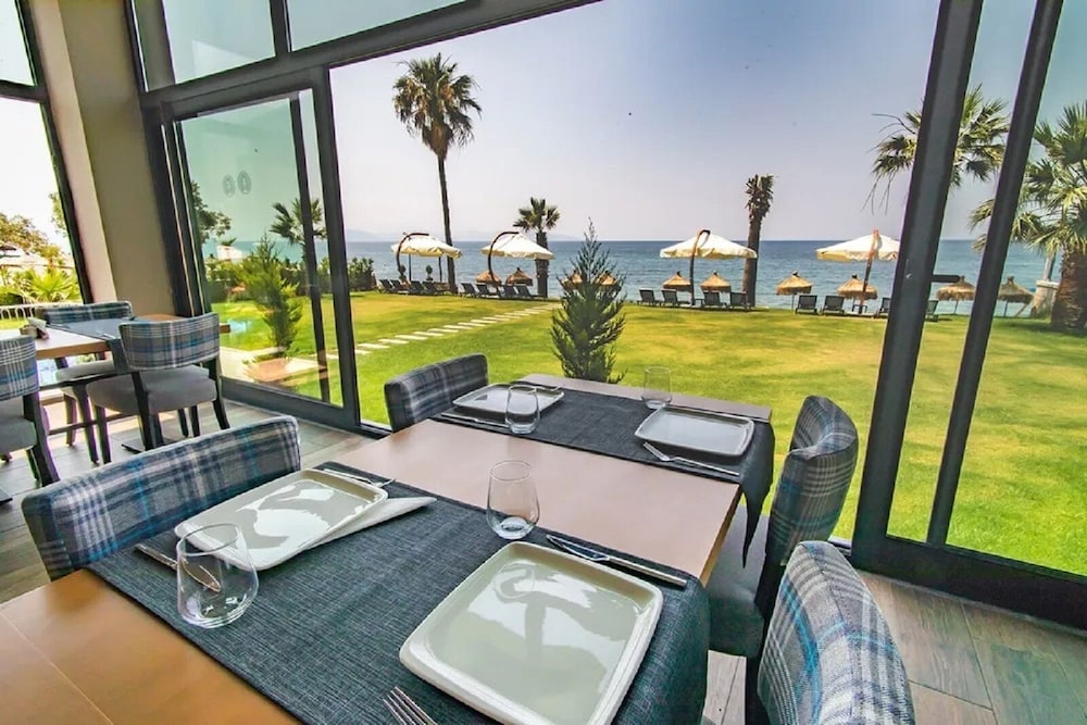 MAIA Luxury Beach Hotel & Spa 26/50