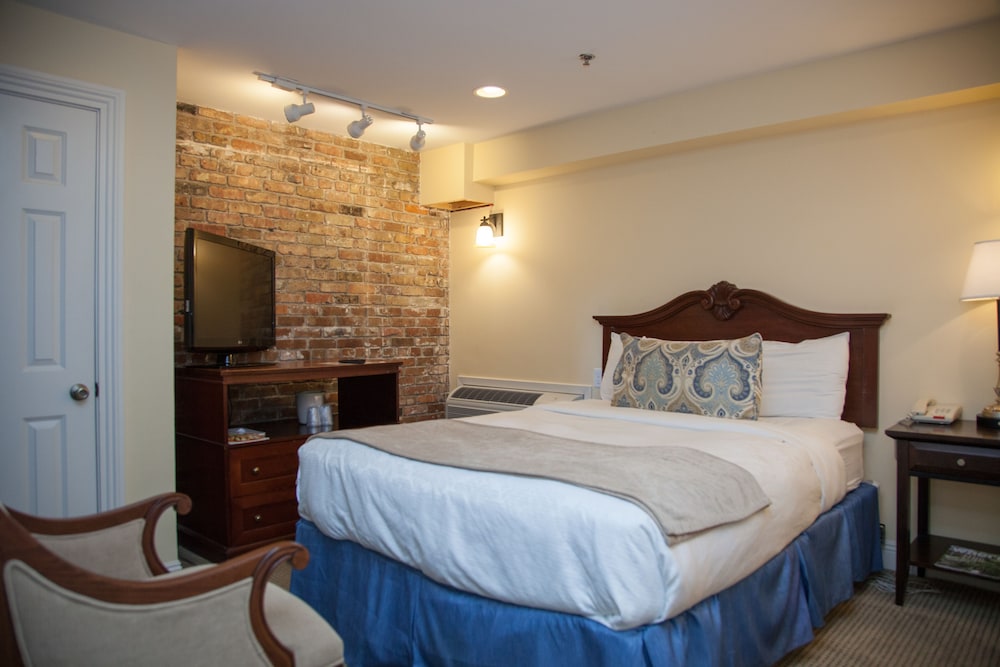 Hotel St Pierre French Quarter 15/78