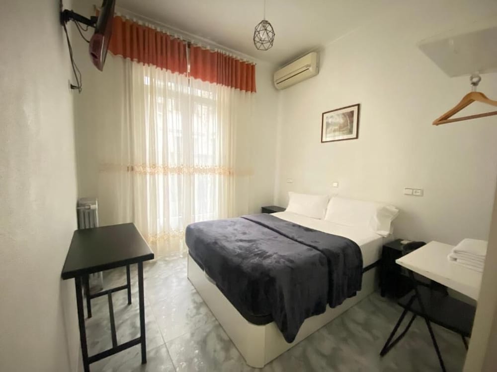 Hostal Palacios Fuencarral 46/67