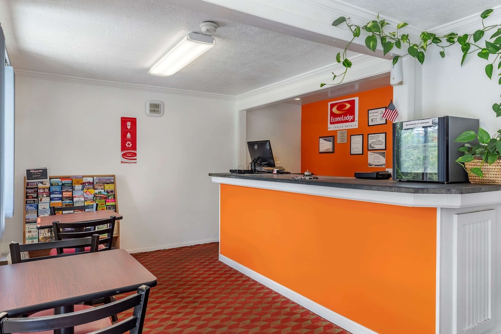 Econo Lodge Lee - Great Barrington 15/65